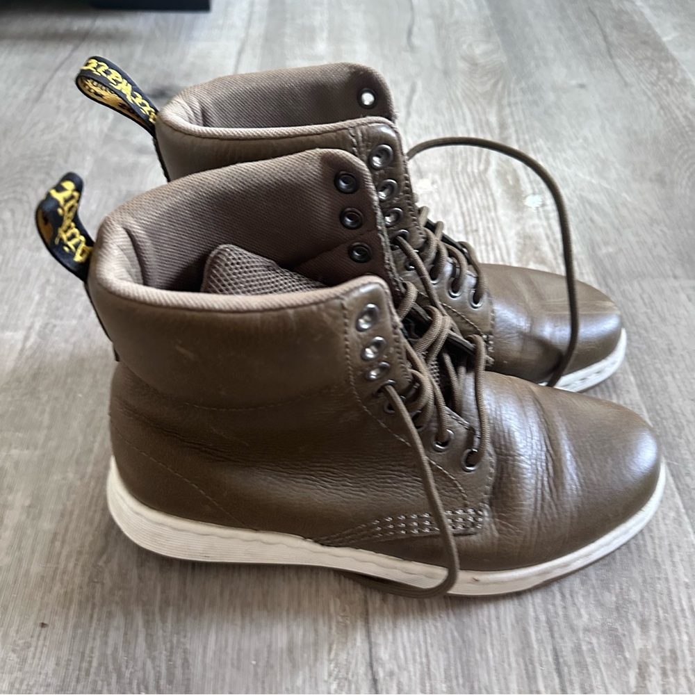 Dr Martens Rigal airware unisex sneaker high top boot shoe green